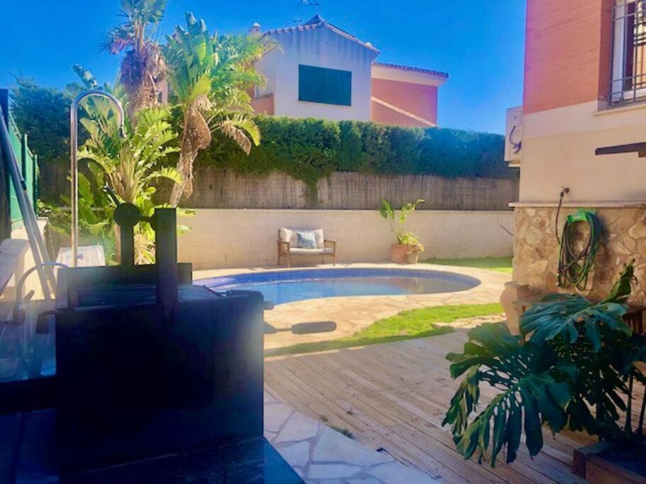 Vakantiehuis Townhouse, Private Pool Garden And Sea Views *