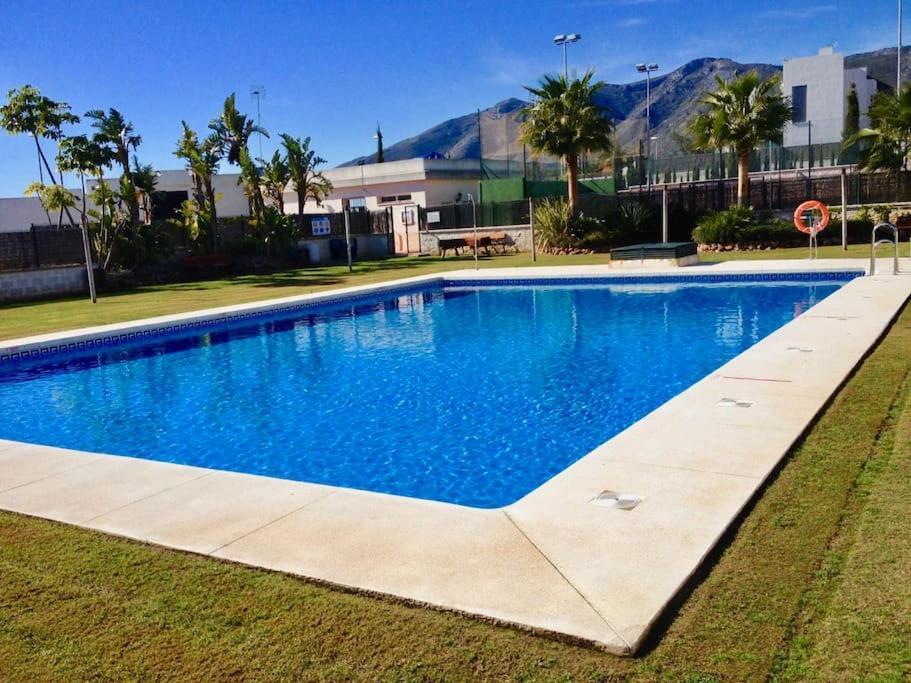 Vakantiehuis Townhouse, Private Pool Garden And Sea Views *