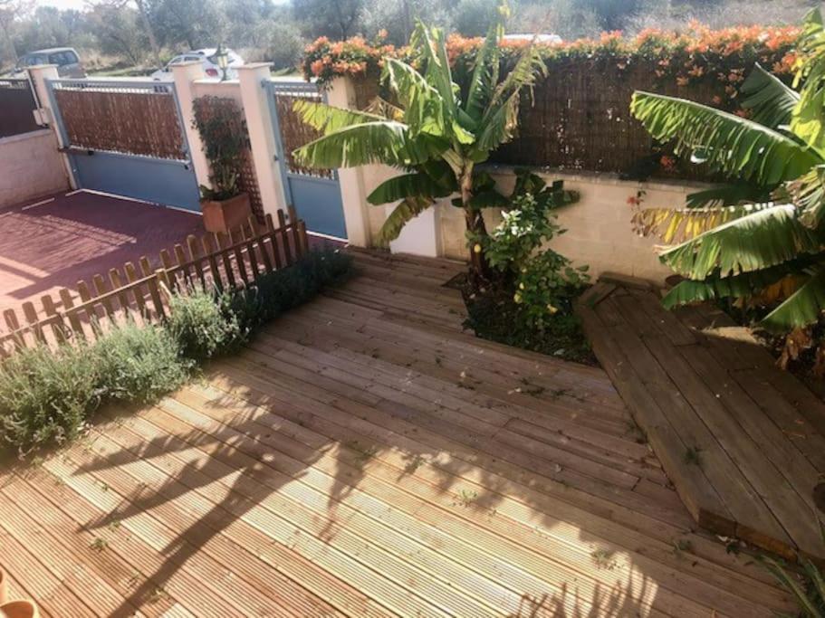 Townhouse, Private Pool Garden And Sea Views Vakantiehuis *
