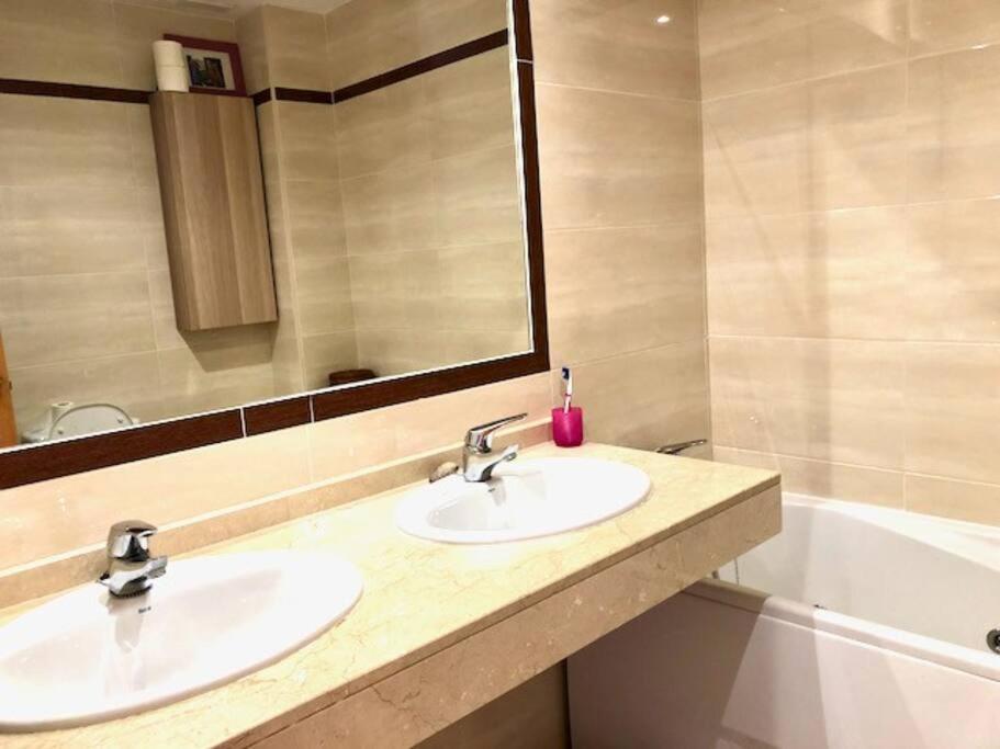 Townhouse, Private Pool Garden And Sea Views *