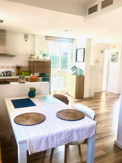 Townhouse, Private Pool Garden And Sea Views